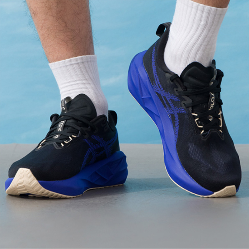 Asics NOVABLAST 5 Noir Bleu Ro - Badminton Victory avis et prix